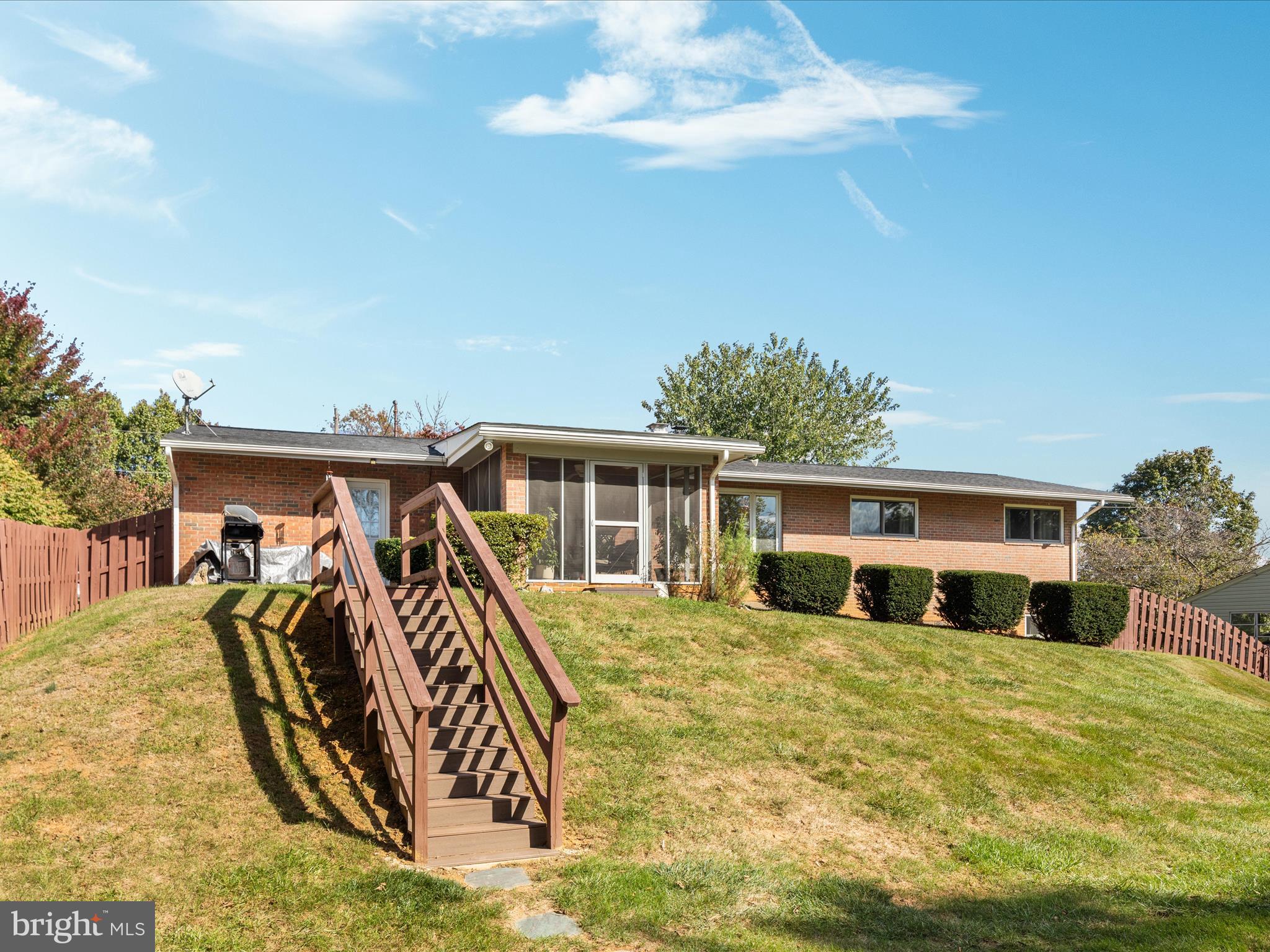 138 COUNTRY CLUB CIRCLE