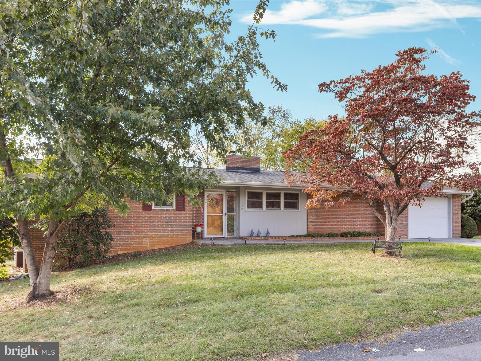 138 COUNTRY CLUB CIRCLE