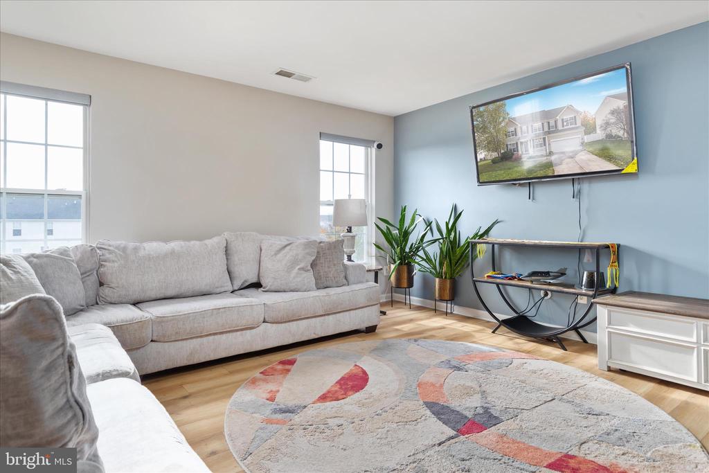 123 FREDERICKSBURG DRIVE