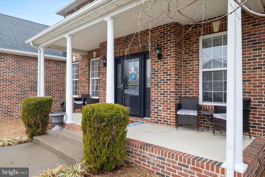 105 BARNSTON COURT