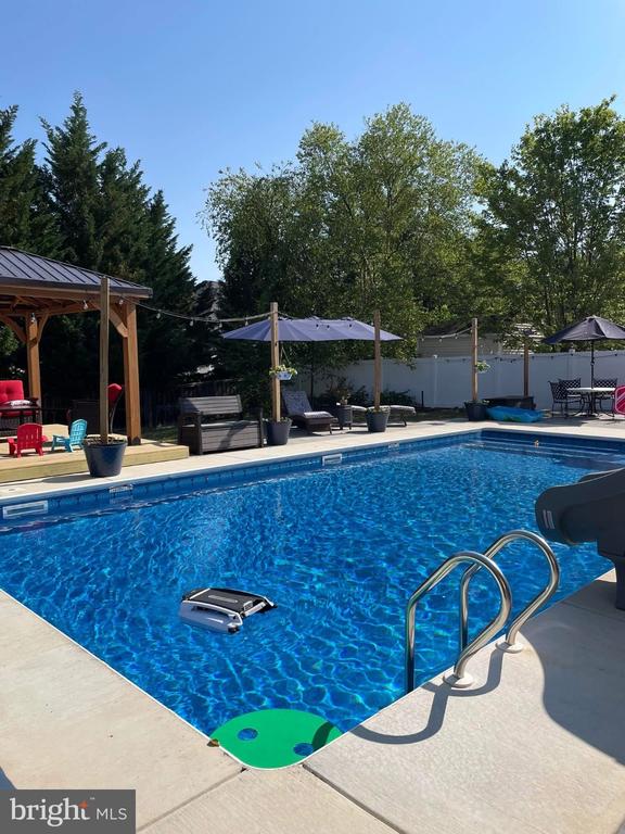 105 BARNSTON COURT