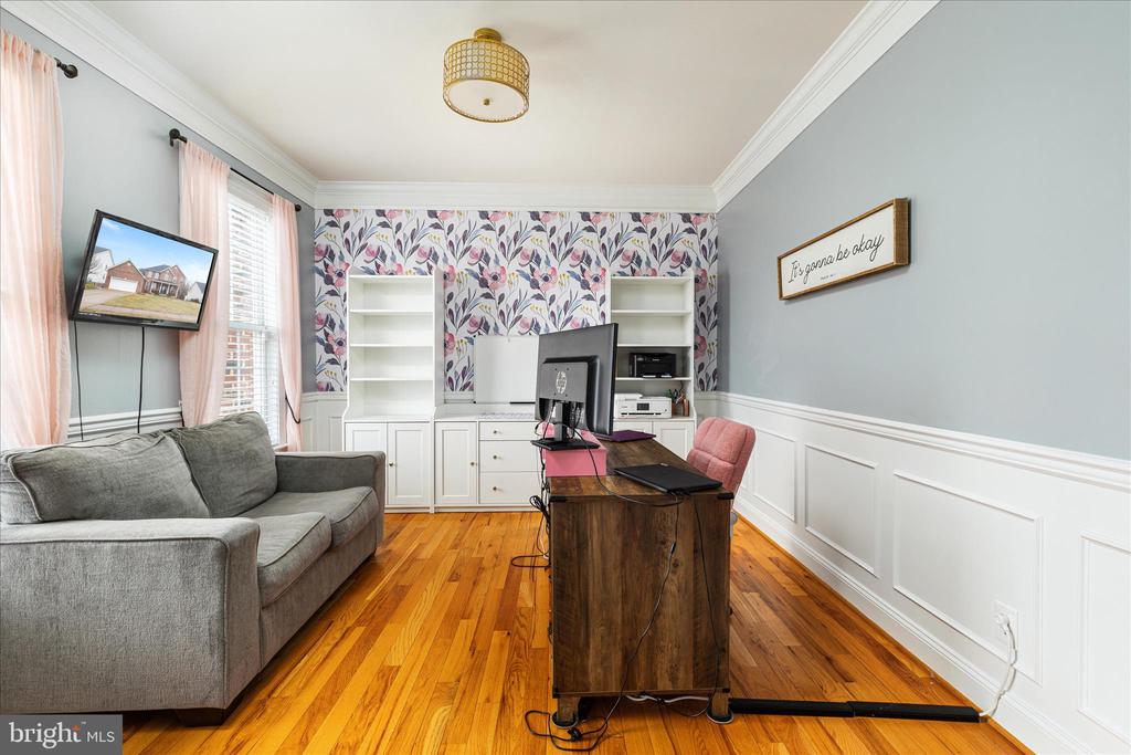 105 BARNSTON COURT