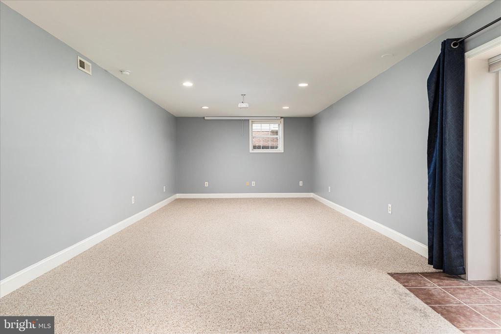 105 BARNSTON COURT
