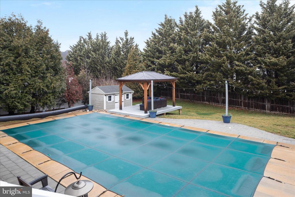 105 BARNSTON COURT