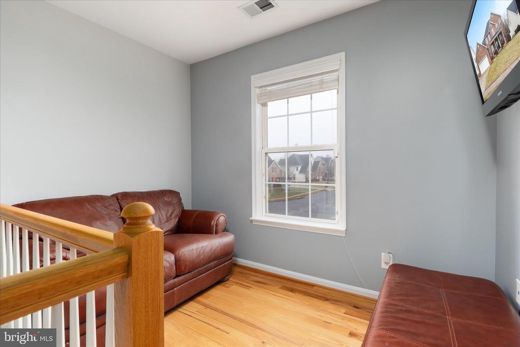 105 BARNSTON COURT