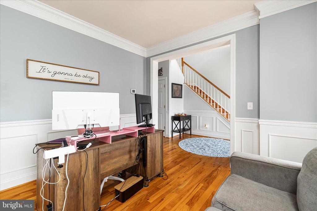 105 BARNSTON COURT