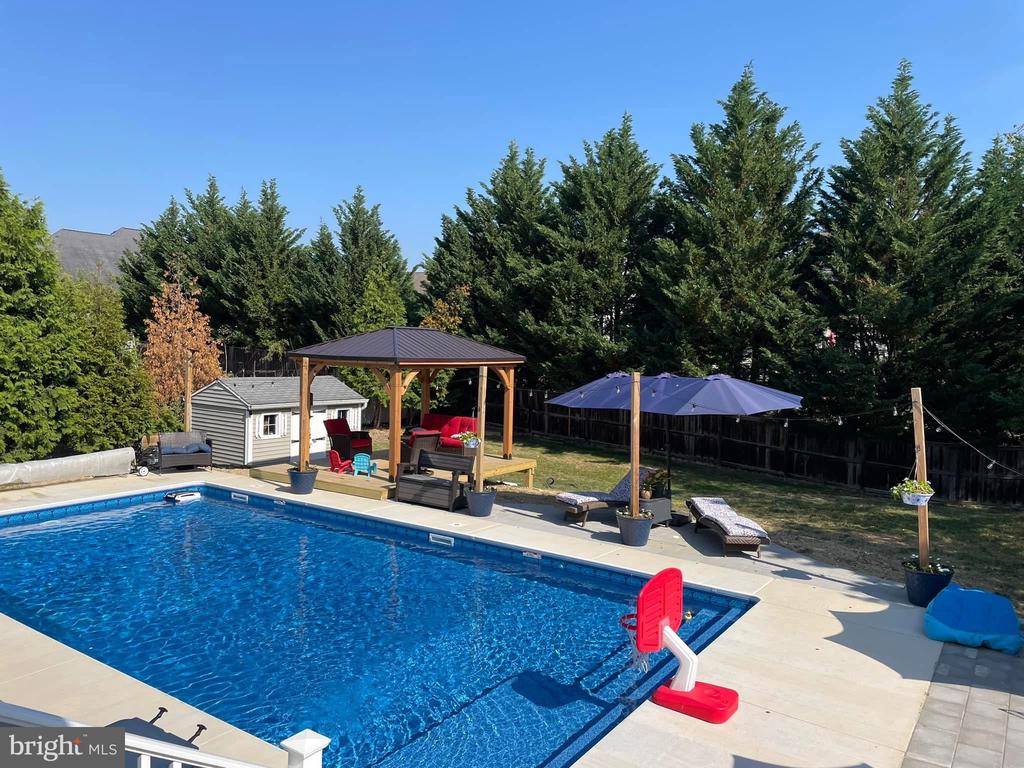 105 BARNSTON COURT
