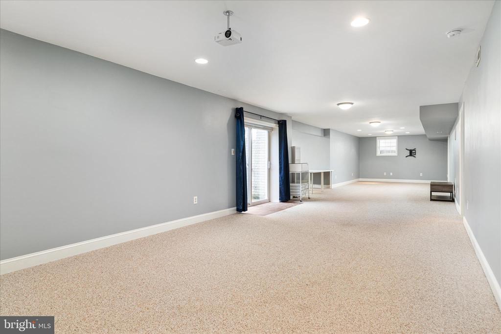 105 BARNSTON COURT
