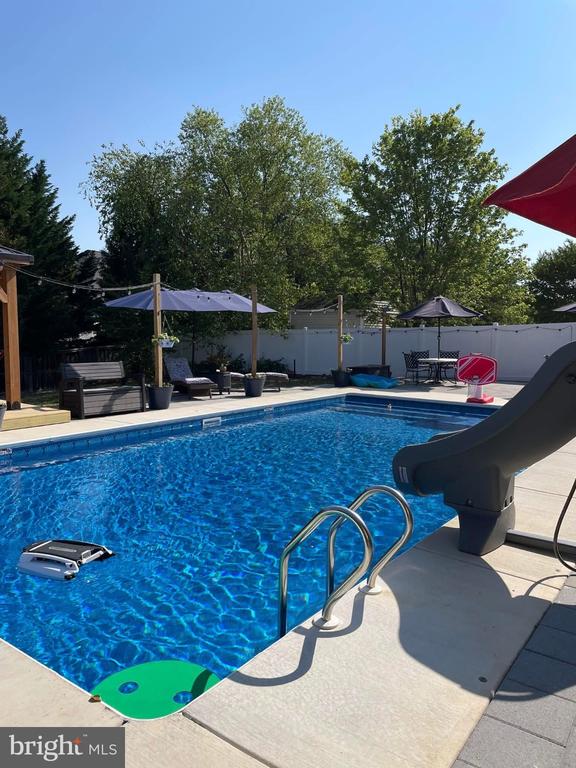 105 BARNSTON COURT