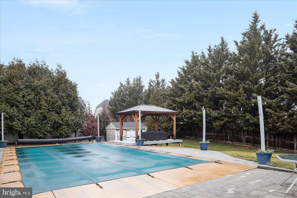 105 BARNSTON COURT