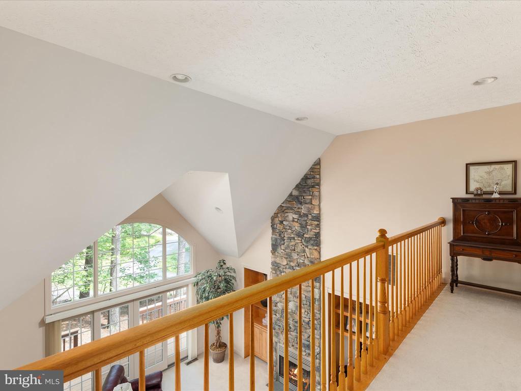 228 SUNSET CIRCLE