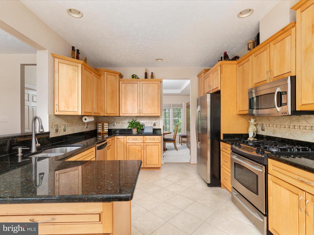 228 SUNSET CIRCLE