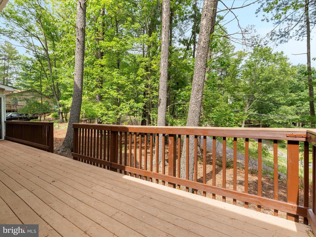228 SUNSET CIRCLE