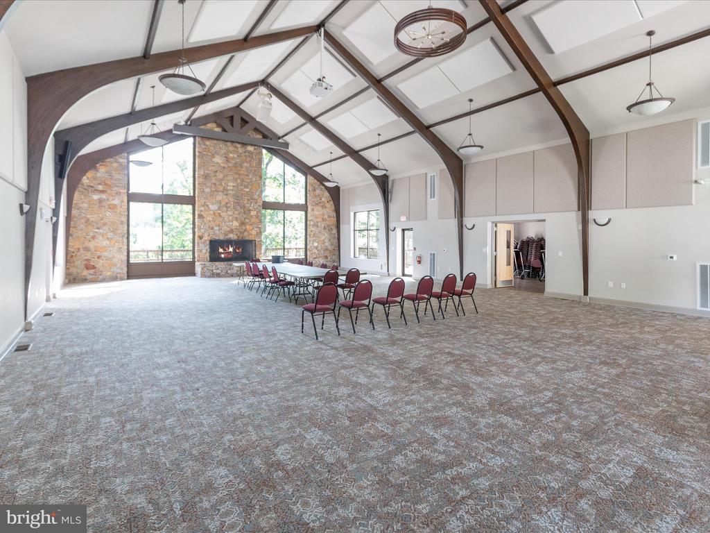 228 SUNSET CIRCLE