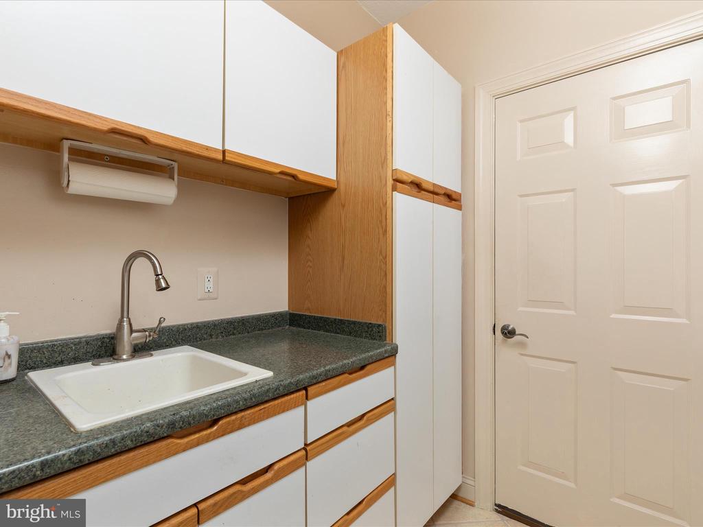 228 SUNSET CIRCLE