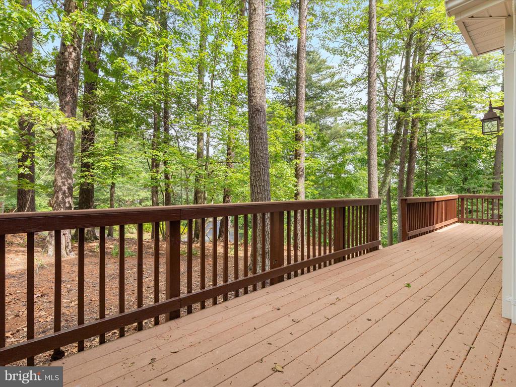 228 SUNSET CIRCLE