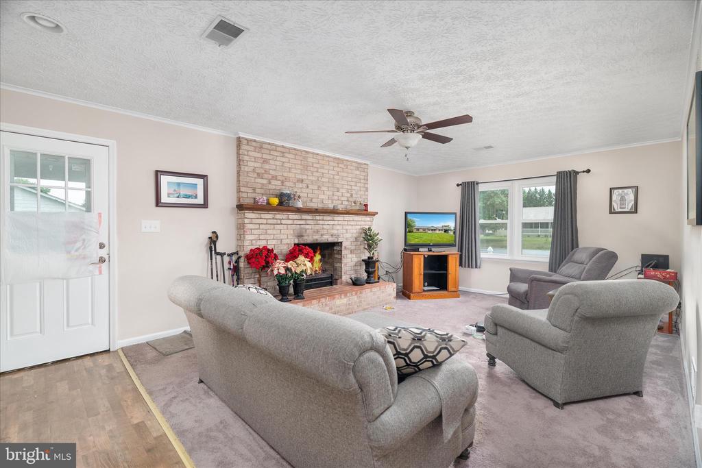 106 ESSEX CIRCLE
