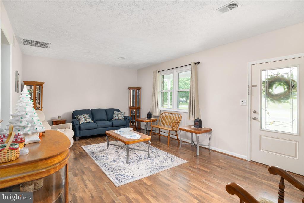 106 ESSEX CIRCLE