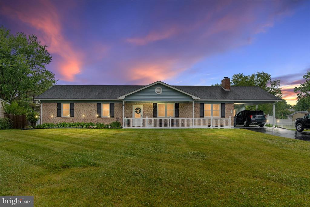 106 ESSEX CIRCLE