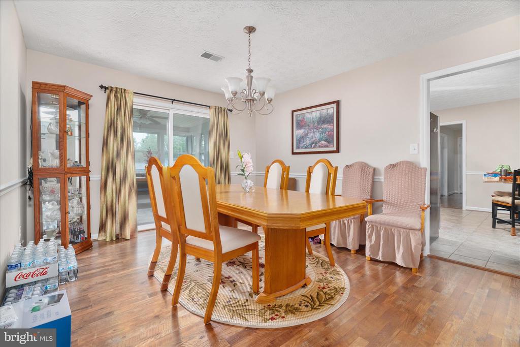106 ESSEX CIRCLE