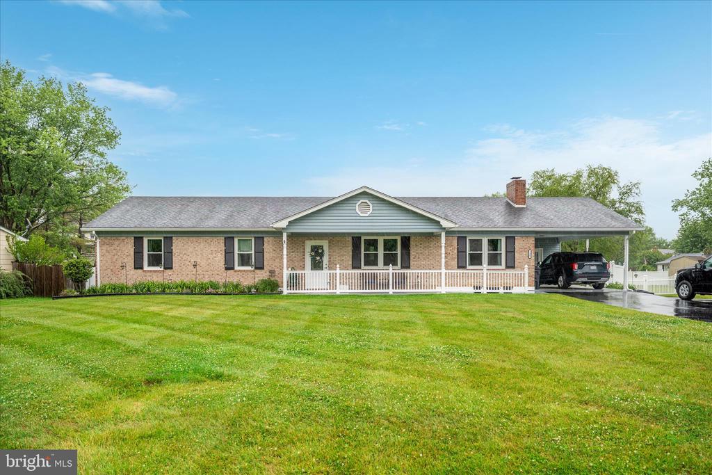 106 ESSEX CIRCLE