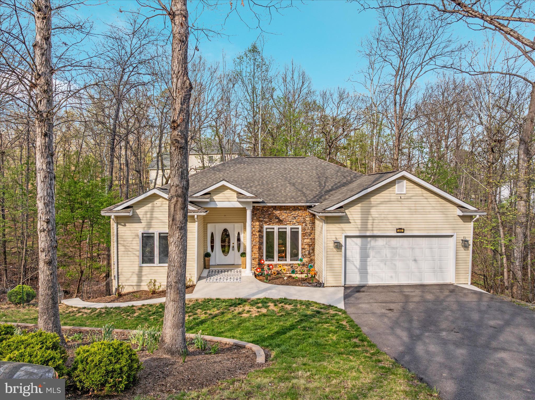 203 NORTHWOOD CIRCLE