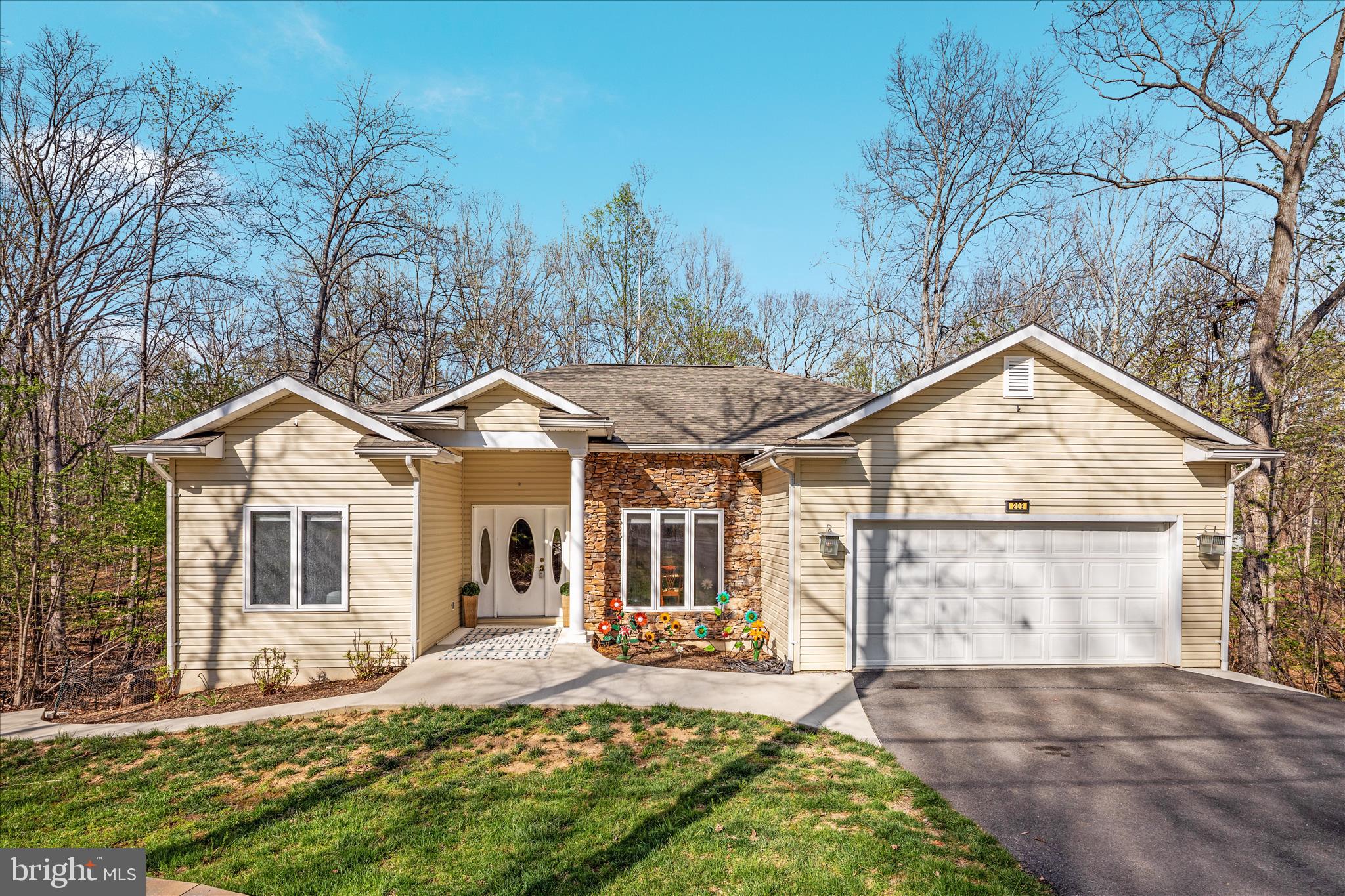 203 NORTHWOOD CIRCLE