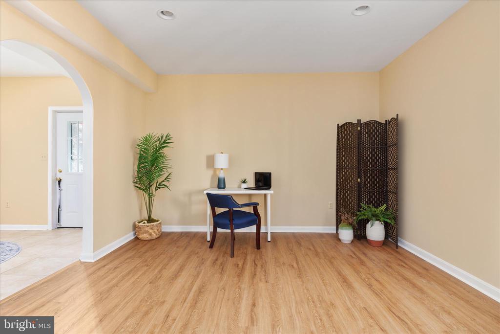 203 NORTHWOOD CIRCLE