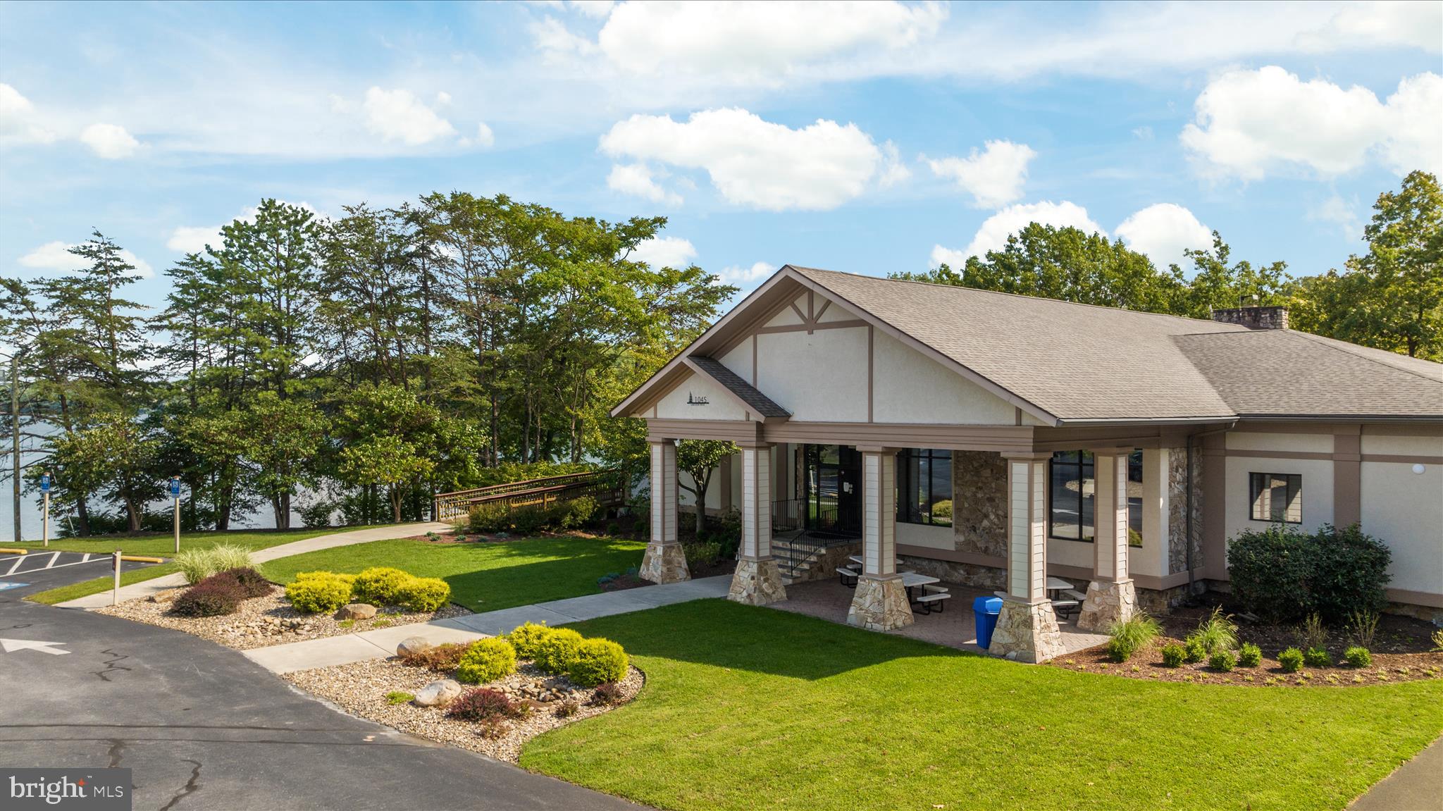 203 NORTHWOOD CIRCLE