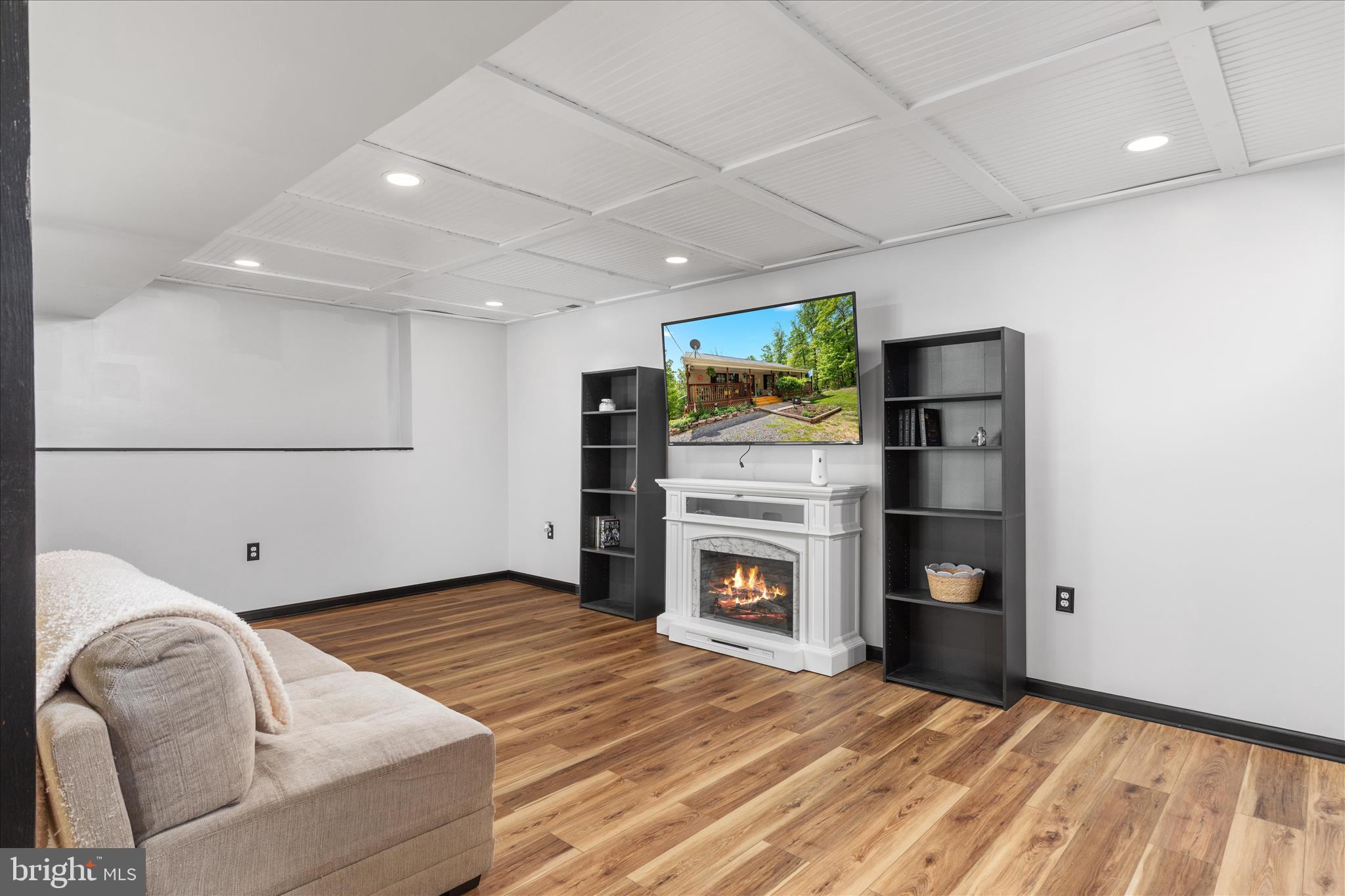 617 FOX TRAIL