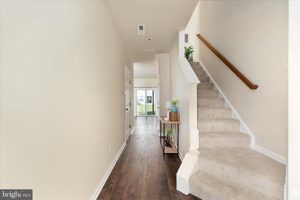 109 SPLENDOR GARDEN WAY