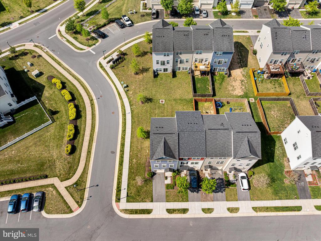 109 SPLENDOR GARDEN WAY