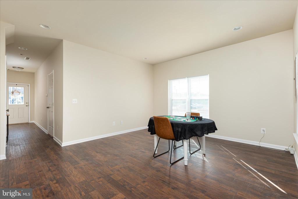 109 SPLENDOR GARDEN WAY
