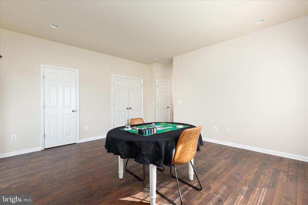 109 SPLENDOR GARDEN WAY