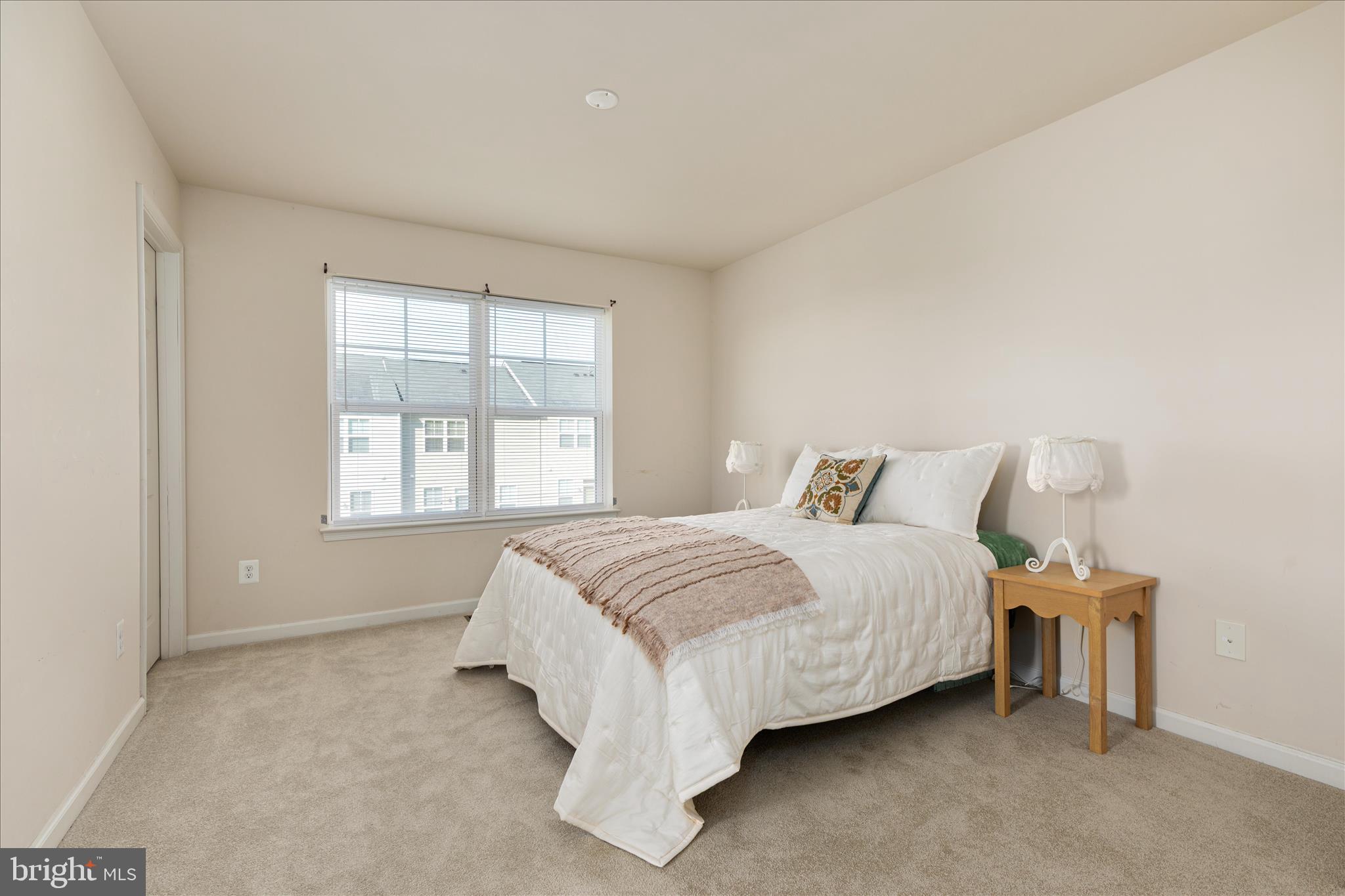 109 SPLENDOR GARDEN WAY