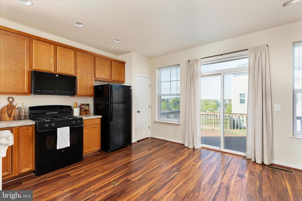 109 SPLENDOR GARDEN WAY