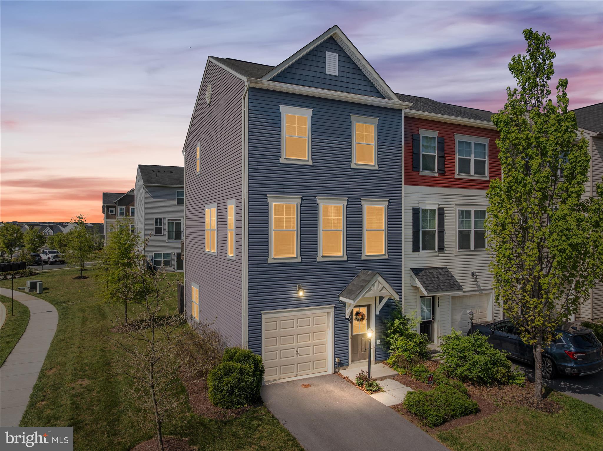 109 SPLENDOR GARDEN WAY