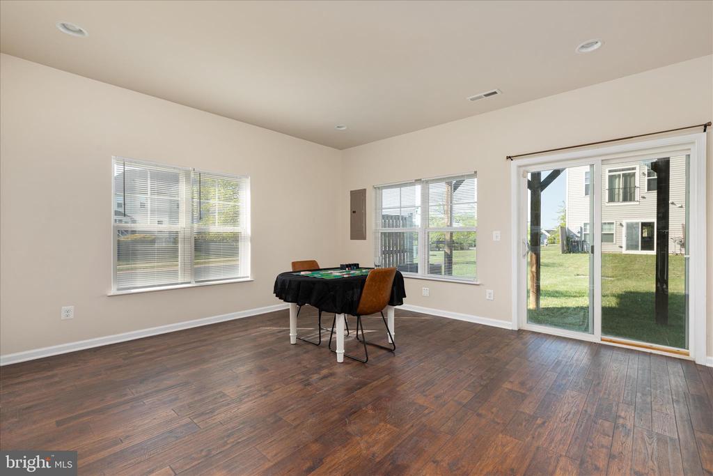109 SPLENDOR GARDEN WAY