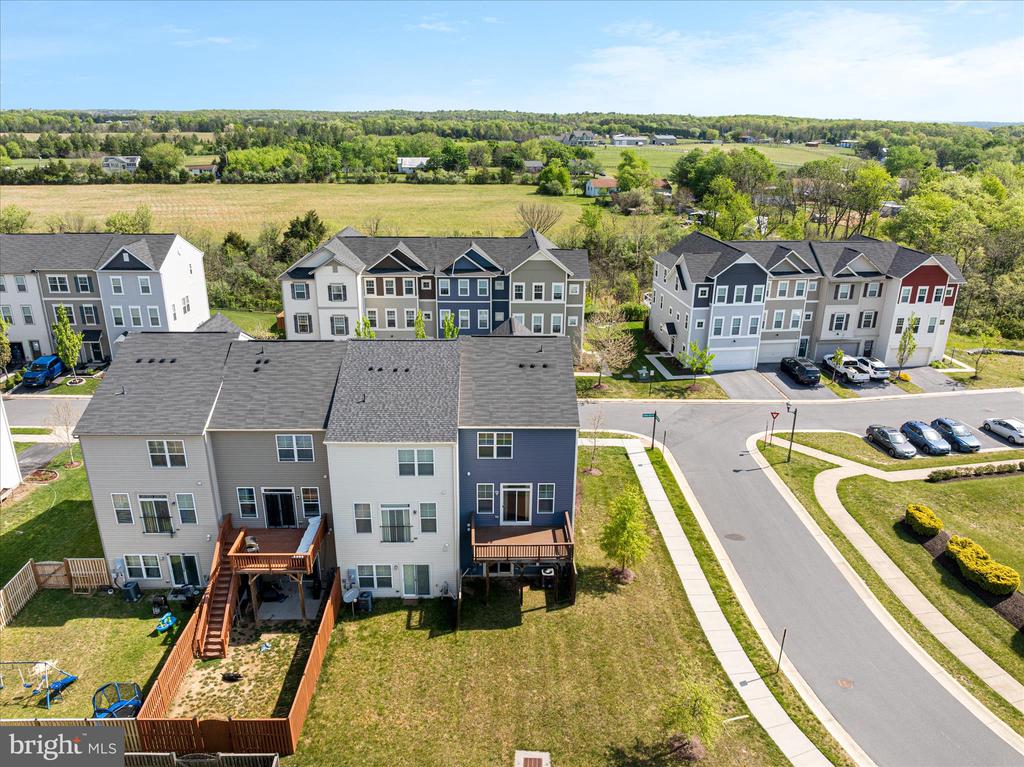 109 SPLENDOR GARDEN WAY