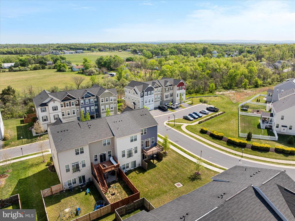 109 SPLENDOR GARDEN WAY