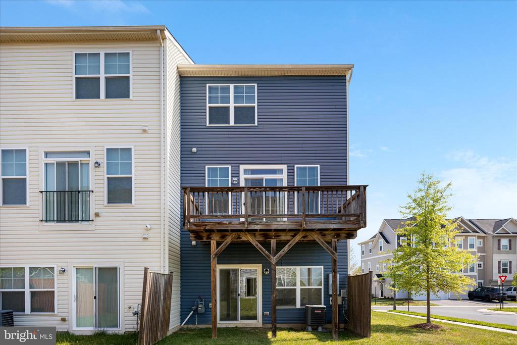 109 SPLENDOR GARDEN WAY