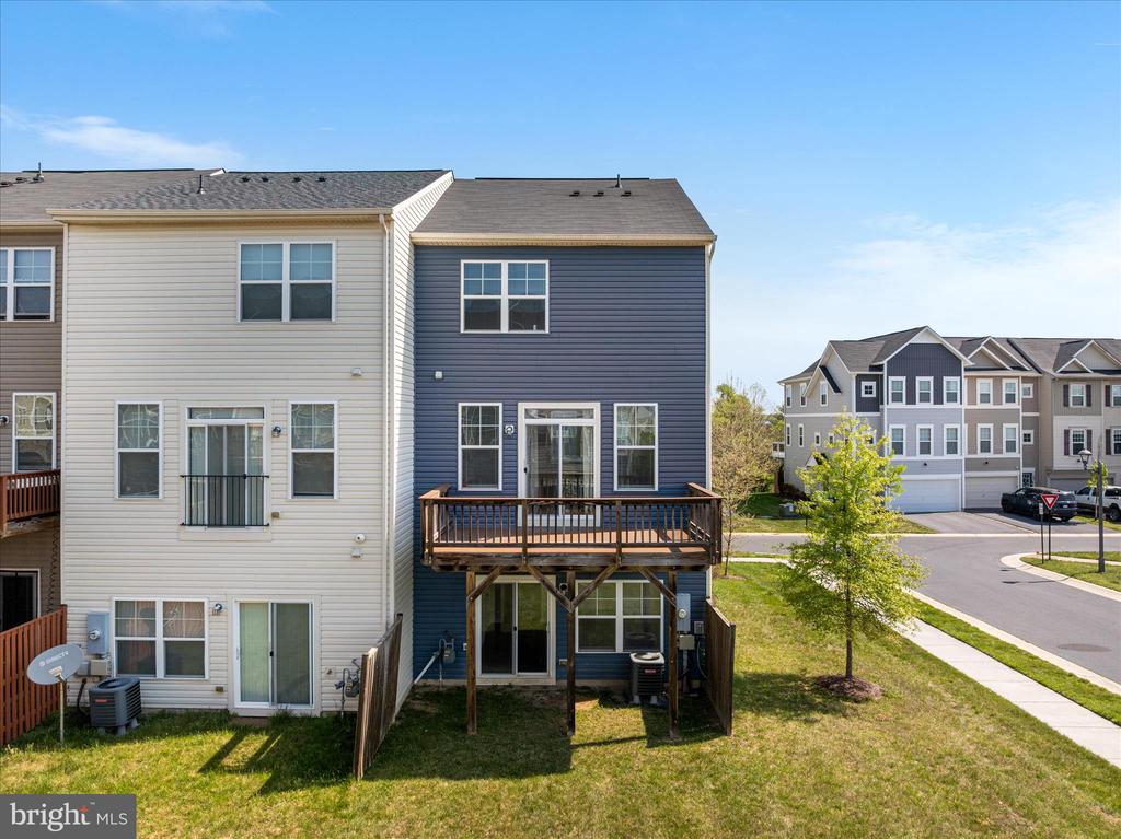 109 SPLENDOR GARDEN WAY
