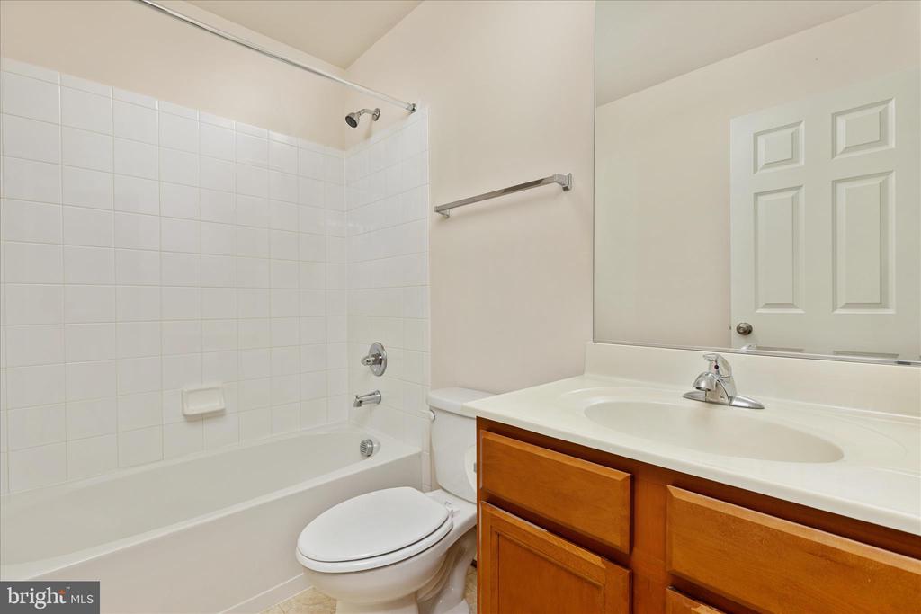 109 SPLENDOR GARDEN WAY