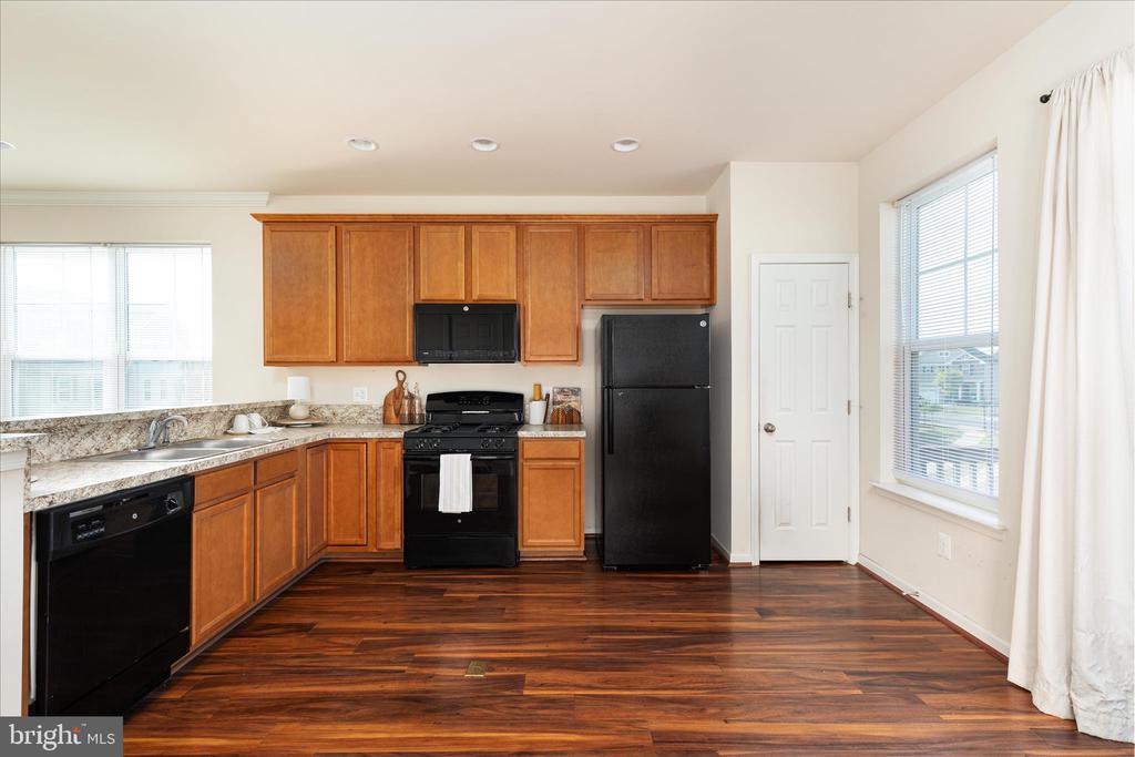 109 SPLENDOR GARDEN WAY
