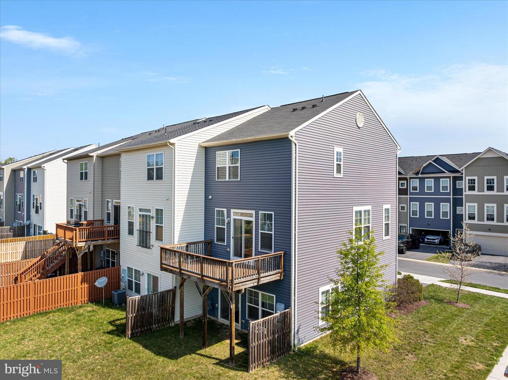 109 SPLENDOR GARDEN WAY