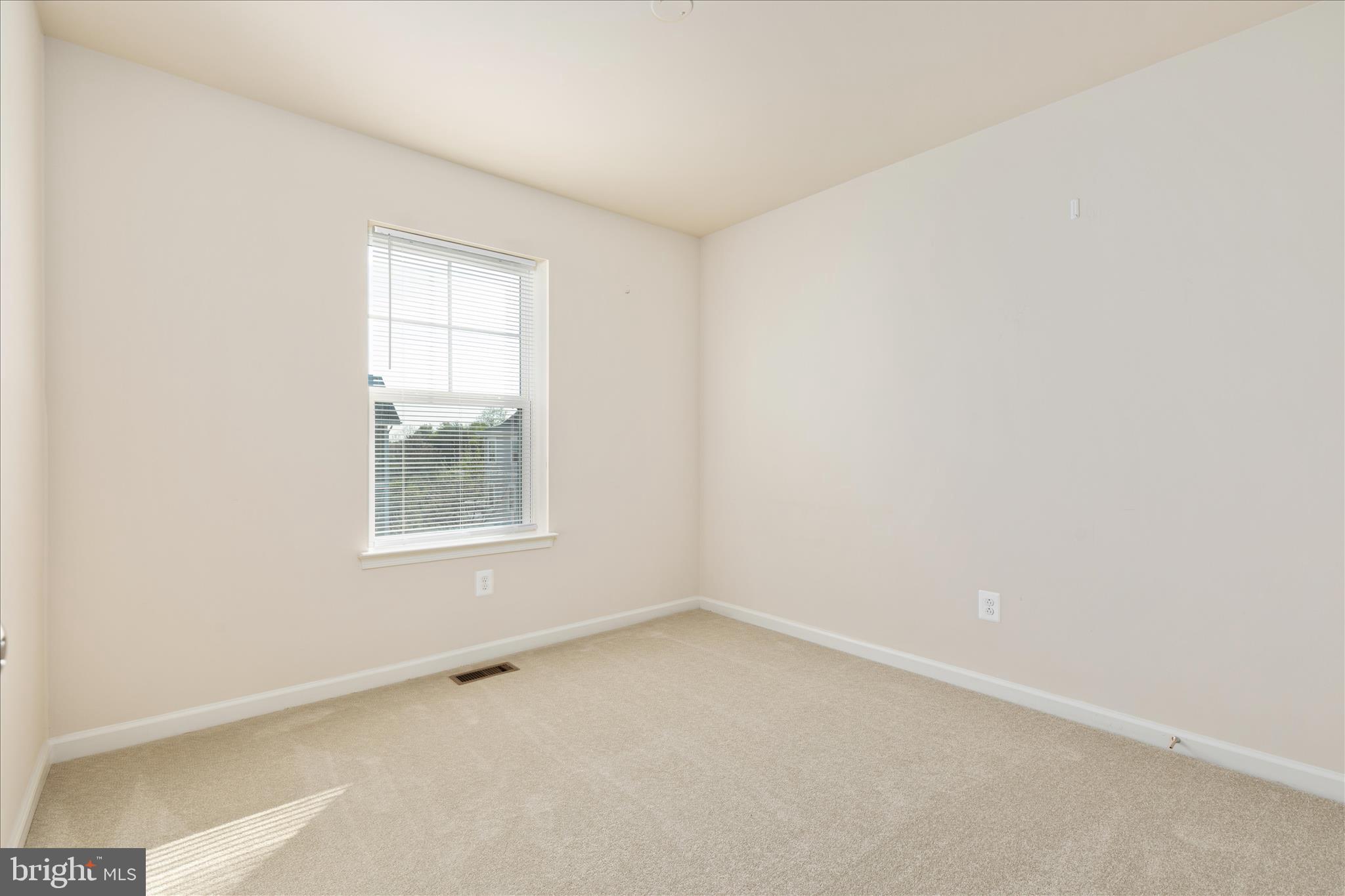 109 SPLENDOR GARDEN WAY