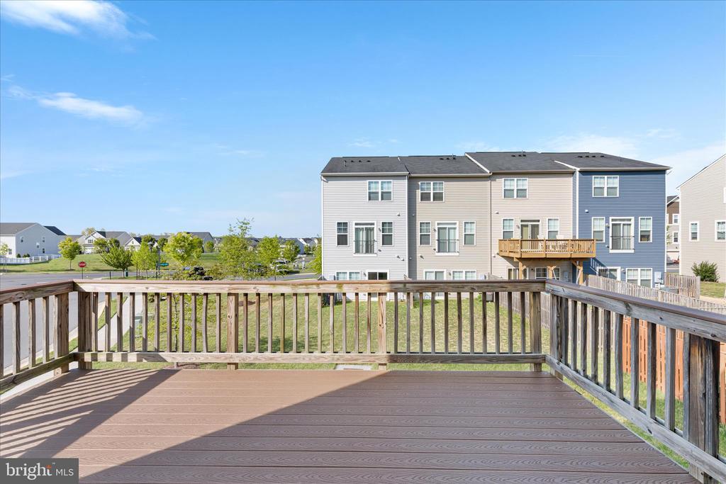 109 SPLENDOR GARDEN WAY