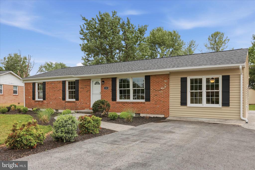 126 MEADOWBROOK