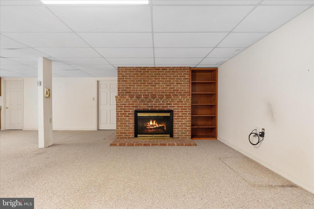179 WOODRIDGE LANE