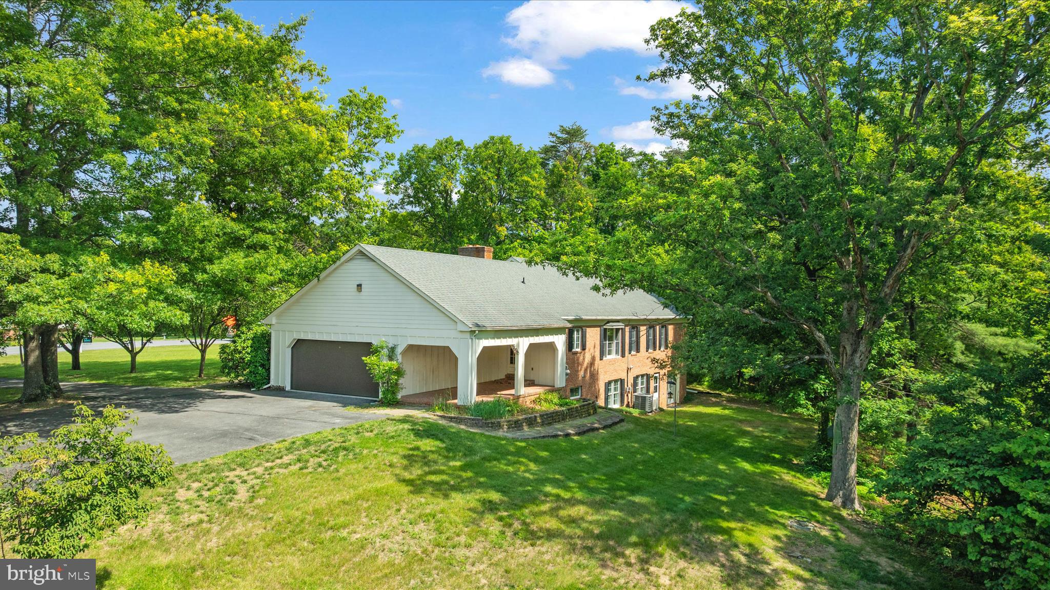 179 WOODRIDGE LANE